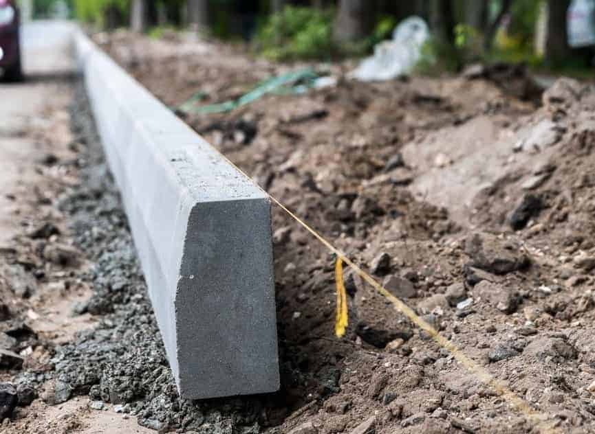 Установка дорожных бордюров в Томске и Томской области по выгодной цене